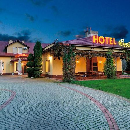 Hotel "Piast" Тучапи Екстер'єр фото